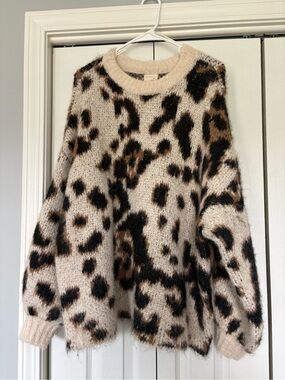 Leopard Fuzzy Crewneck Sweater in Neutral